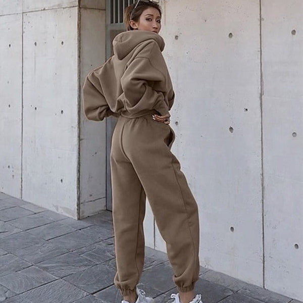 Conjunto chándal de ropa deportiva de mujer