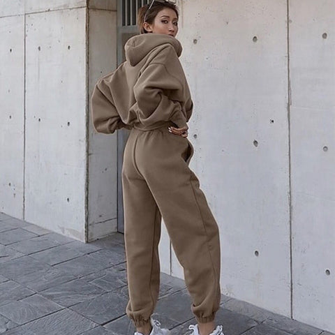 Conjunto chándal de ropa deportiva de mujer