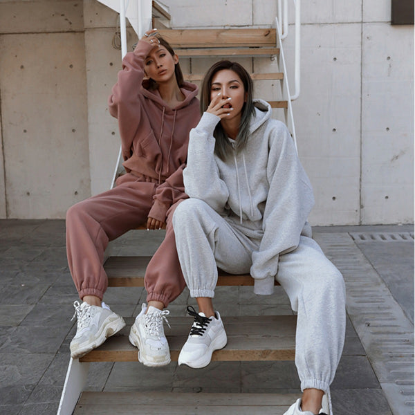 Conjunto chándal de ropa deportiva de mujer
